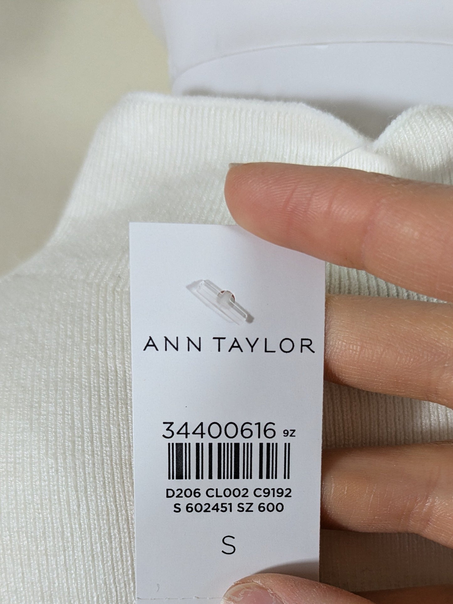 Ann Taylor Off White Sleeveless Mock Neck Sweater Size S