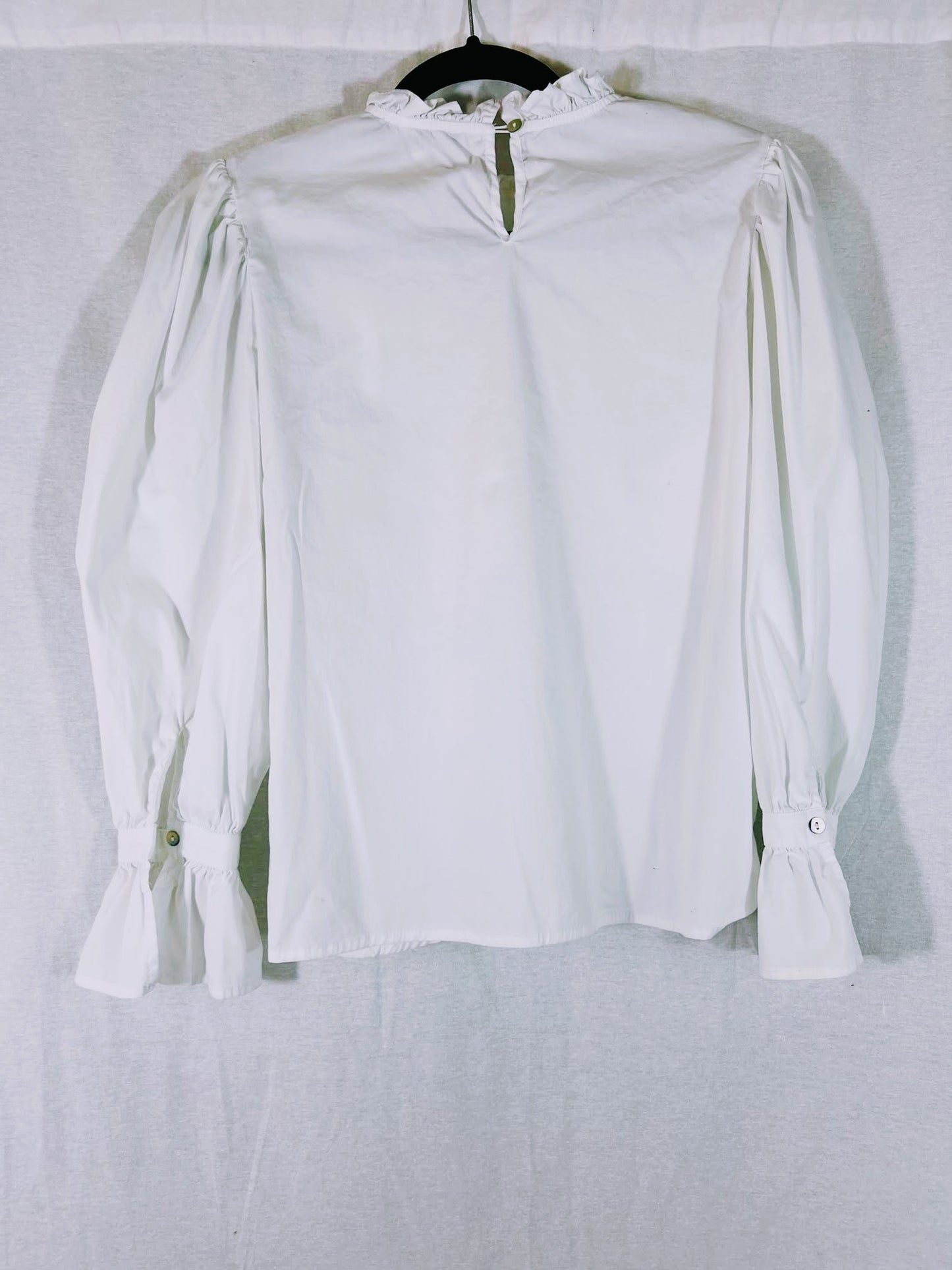 Forever 21 White Puff Sleeve Top Size M