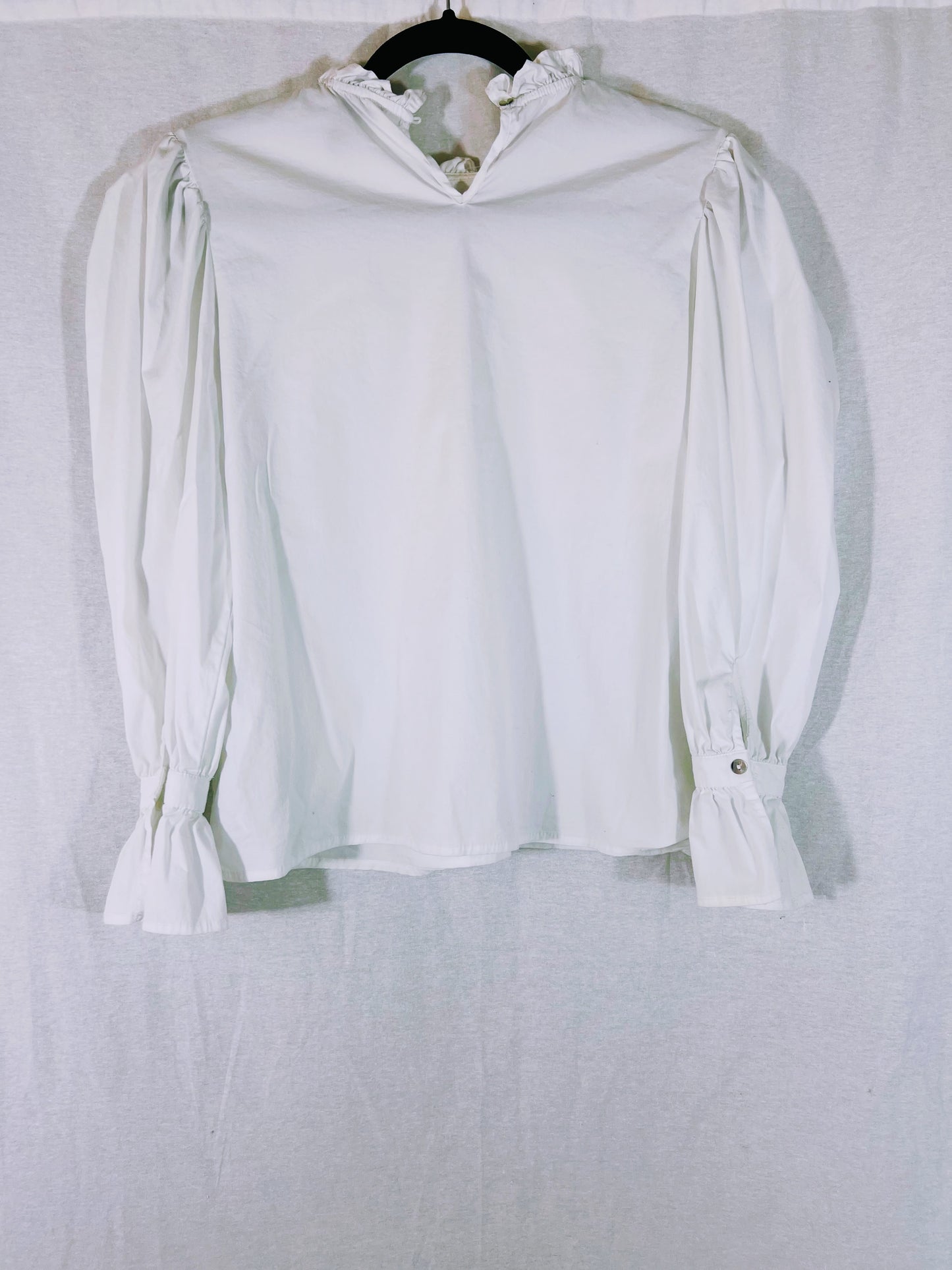 Forever 21 White Puff Sleeve Top Size M