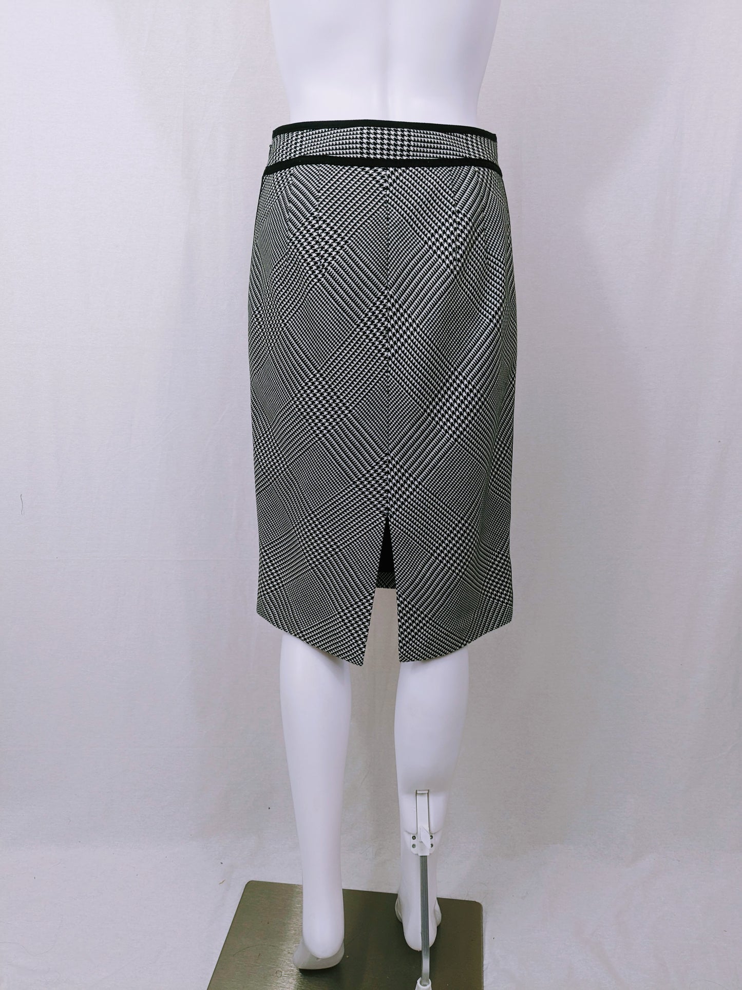 White House Black Market Skirt Size 0